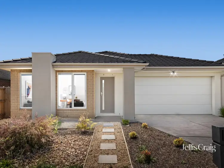 11 Melaan Way, Clyde North VIC 3978
