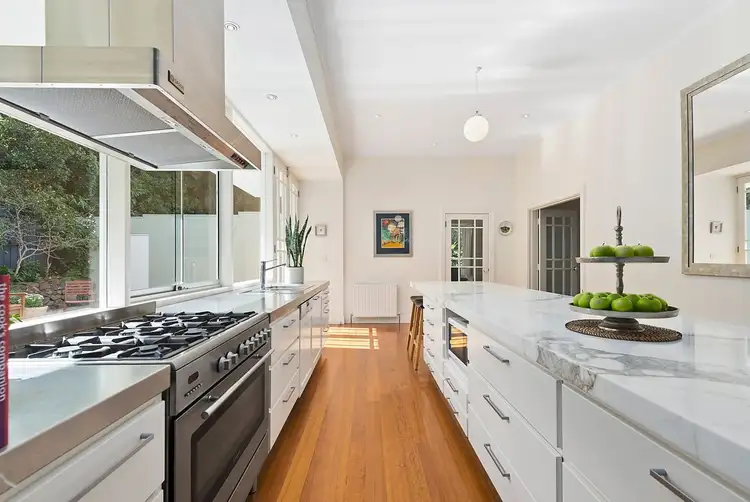 24 Maltravers Road, Eaglemont VIC 3084