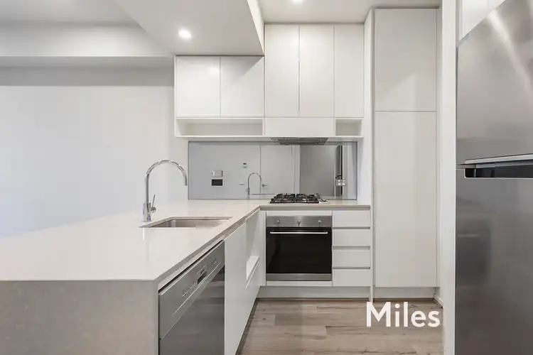 Third view of Homely townhouse listing, 5 Woodstock Crescent, Ivanhoe VIC 3079