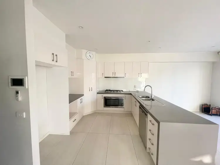 Main view of Homely townhouse listing, 2/36 Rosehill Road, Niddrie VIC 3042