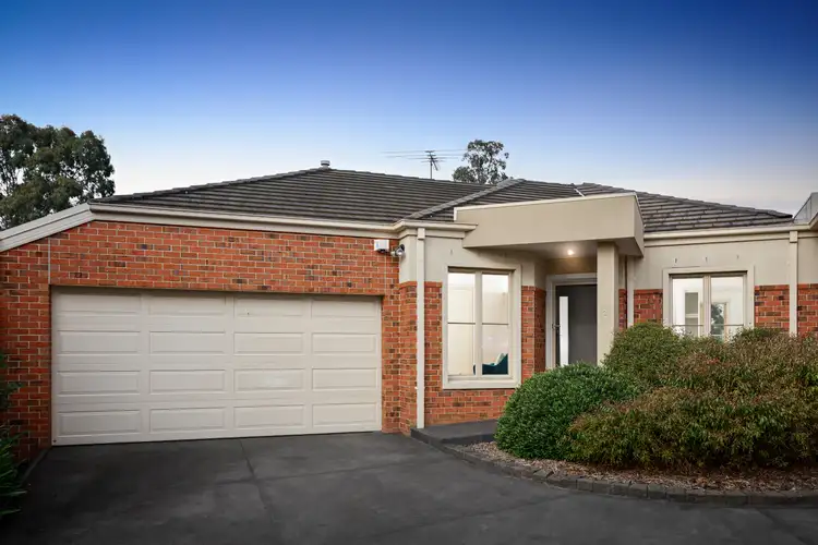 Main view of Homely unit listing, 2/7 Katta Court, Ashwood VIC 3147