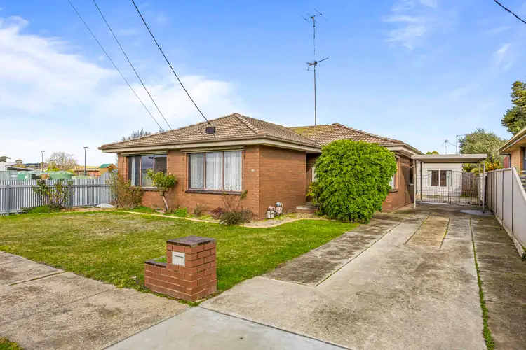 16 Bruce Drive, Sebastopol VIC 3356
