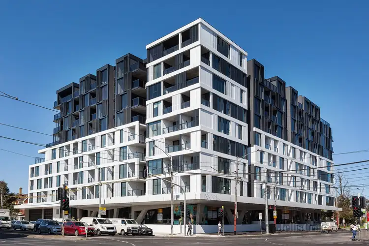 8 Lygon Street