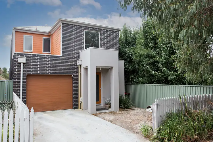 8/12 Stanbury Avenue, Canadian VIC 3350