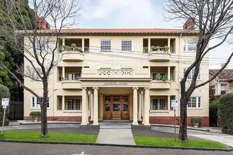 2/237-239 Domain Road, South Yarra VIC 3141