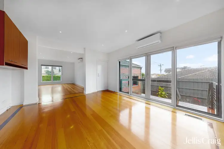 1B Oloughlan Street