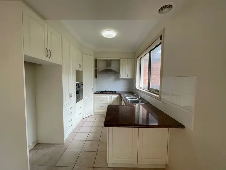Fourth view of Homely townhouse listing, 2/11 Hinkler Road, Glen Waverley VIC 3150