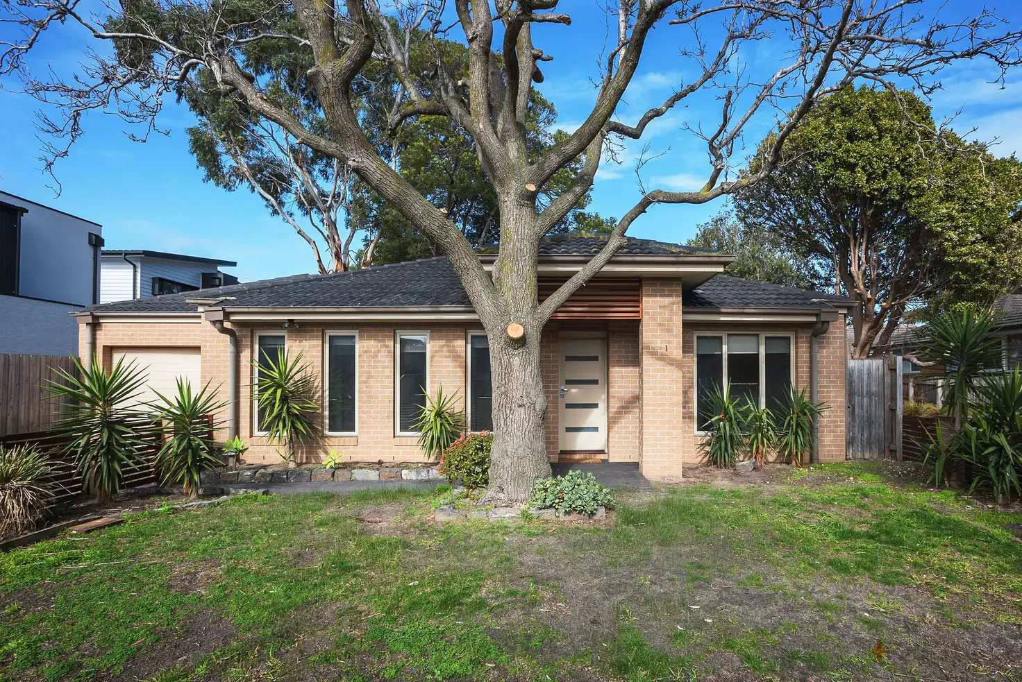 Main view of Homely unit listing, 1/10 Woods Avenue, Mordialloc VIC 3195