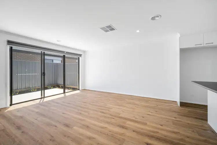 Fifth view of Homely house listing, 74 Willoby Drive, Alfredton VIC 3350
