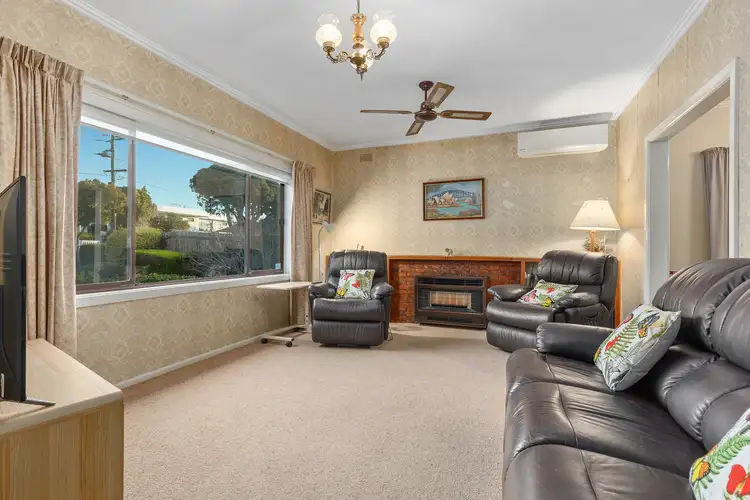 Second view of Homely house listing, 3 Eildon Road, Ashwood VIC 3147
