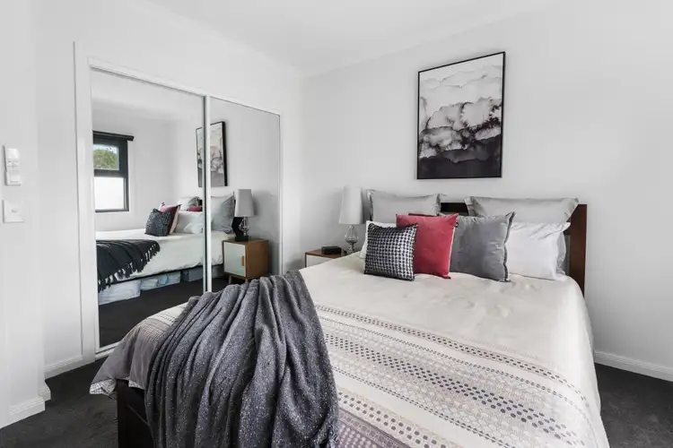 Fifth view of Homely townhouse listing, 2/25 Strathallan Road, Macleod VIC 3085