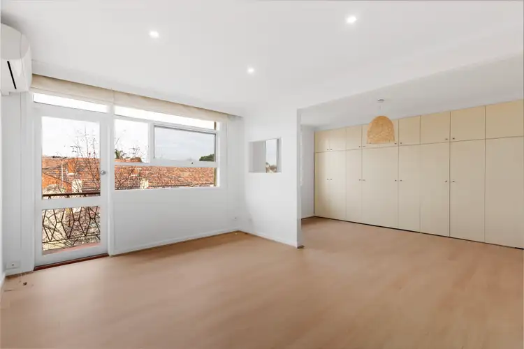 9/8 Pine Avenue, Elwood VIC 3184