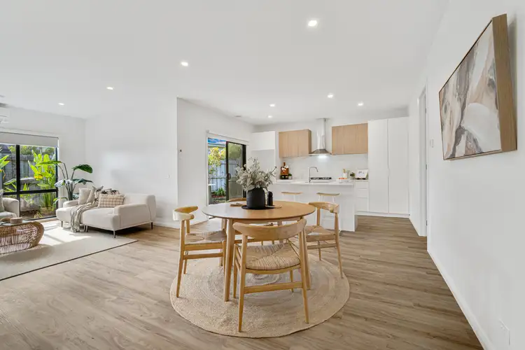 2/3 Rosney Court, Alfredton VIC 3350
