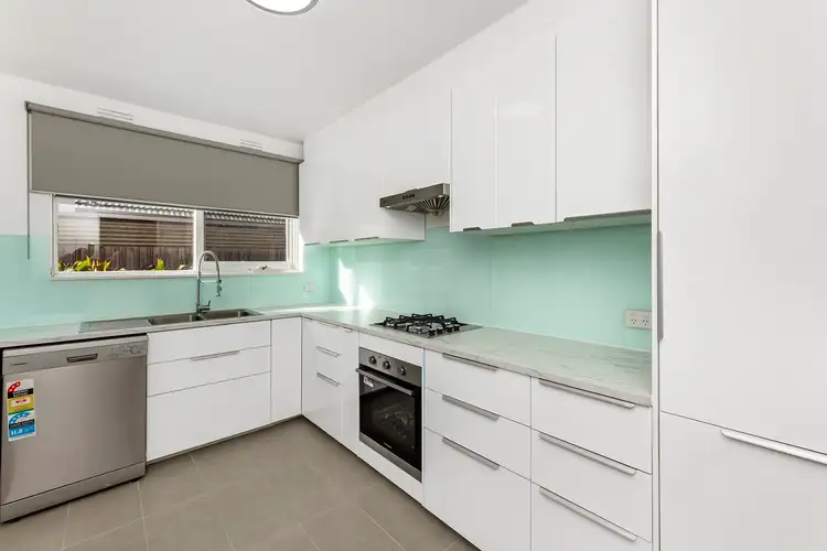 2/6 McArthur Street, Bentleigh VIC 3204