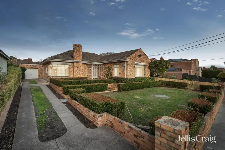 30 Lysbeth Street, Mckinnon VIC 3204