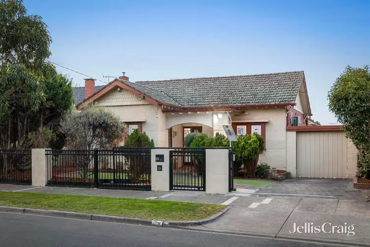 33 Lindsay Avenue, Murrumbeena VIC 3163