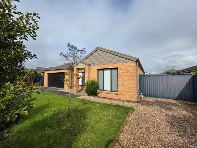 31 Scarlet Crescent, Pakenham VIC 3810