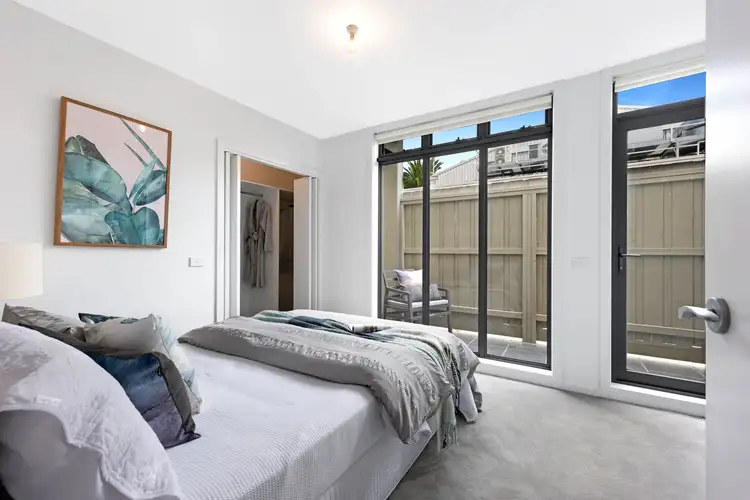 Third view of Homely townhouse listing, 2/300 Como West Parade, Parkdale VIC 3195