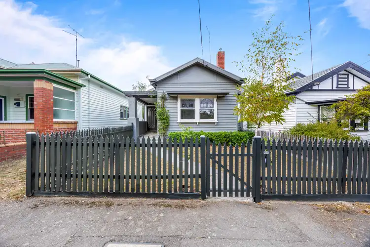 311 Raglan Street South