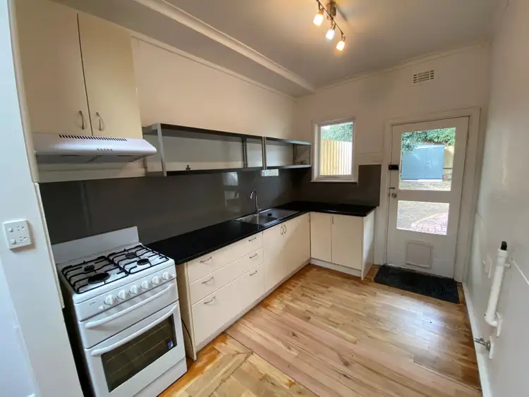 10 Kalymna Grove