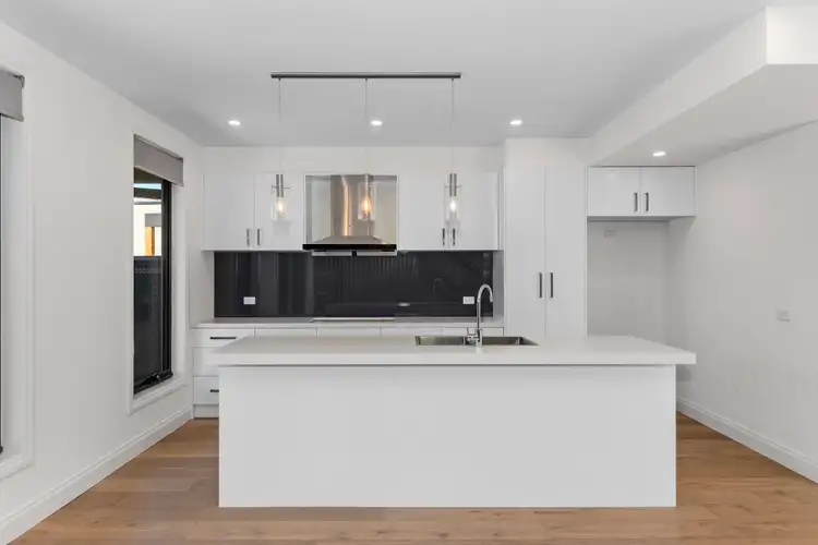 3/11 May Park Avenue, Ashwood VIC 3147