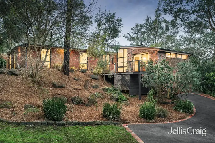 7 Allison Crescent, Eltham North VIC 3095