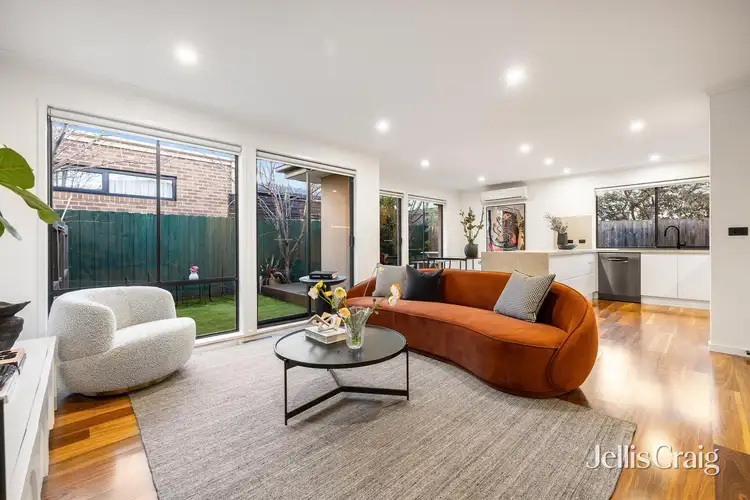 2/13 Lilac Street, Bentleigh East VIC 3165