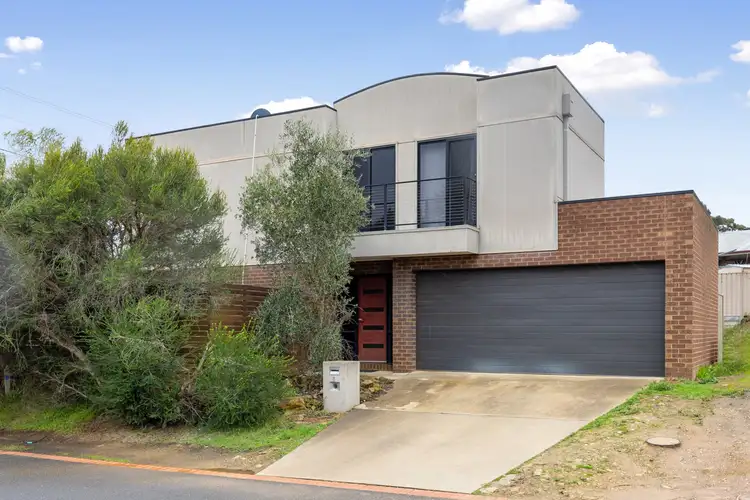 1 Lorne Terrace, Flora Hill VIC 3550