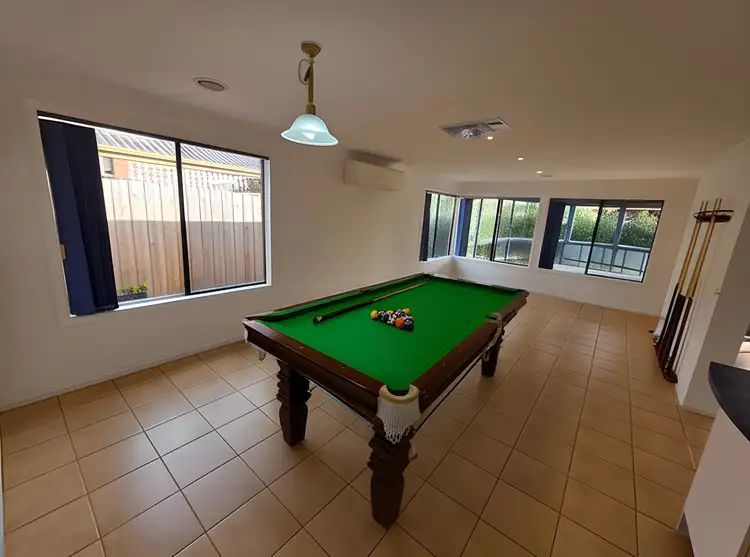 24 Gillian Place Place, Pakenham VIC 3810