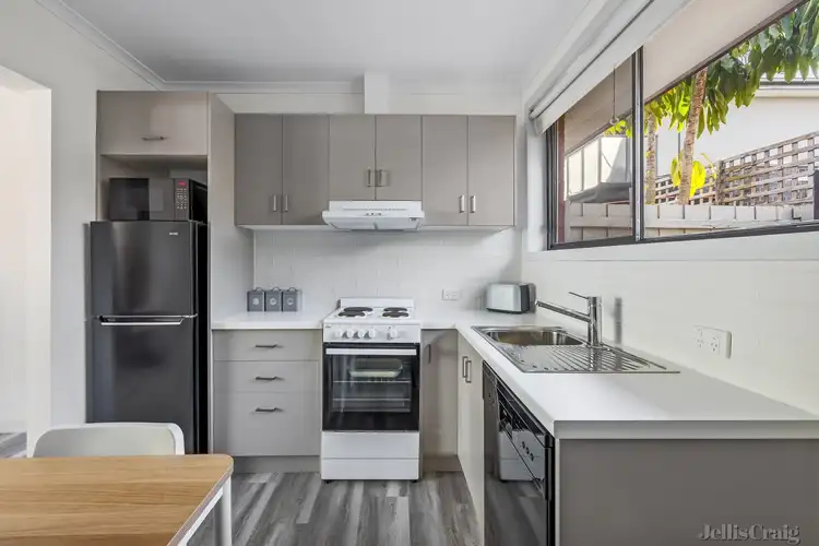 2/5 Evans Street, Fairfield VIC 3078