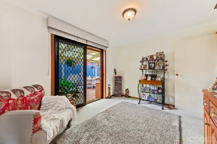 Fifth view of Homely house listing, 2 Linda Court, Werribee VIC 3030