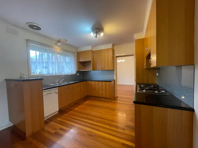 10 Leatherwood Crescent, Wheelers Hill VIC 3150