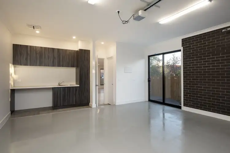 4/10 James Street, Heidelberg Heights VIC 3081