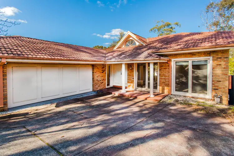 16 Braden Brae Dr, Warranwood VIC 3134