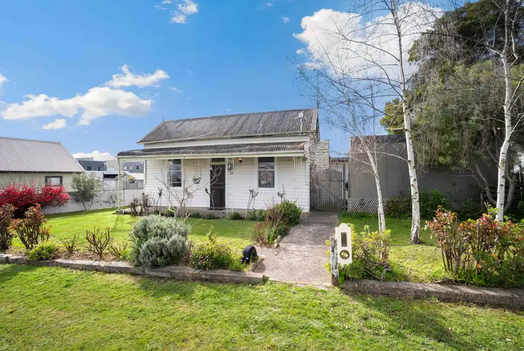 35 Napier Street, Black Hill VIC 3350
