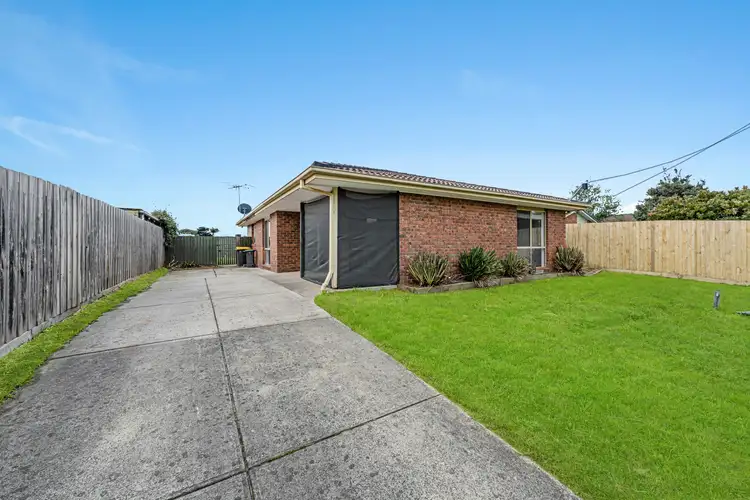 13 Darnley Dr, Skye VIC 3977