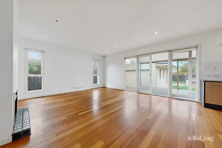 Third view of Homely house listing, 5 Seaview Avenue, Bentleigh VIC 3204