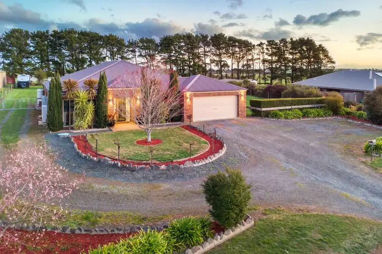 13 Diamond Drive, Cardigan Village VIC 3352