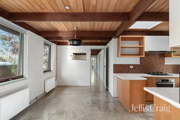 12 Hillcrest Road, Eltham North VIC 3095
