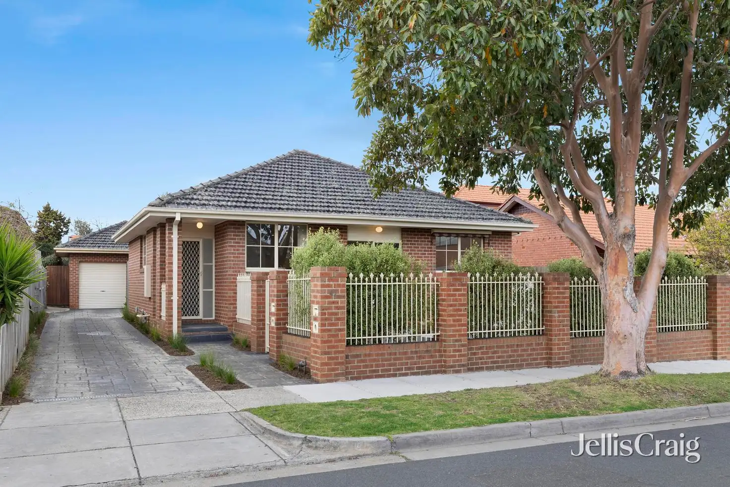 Main view of Homely townhouse listing, 1/42 Bendigo Avenue, Bentleigh VIC 3204