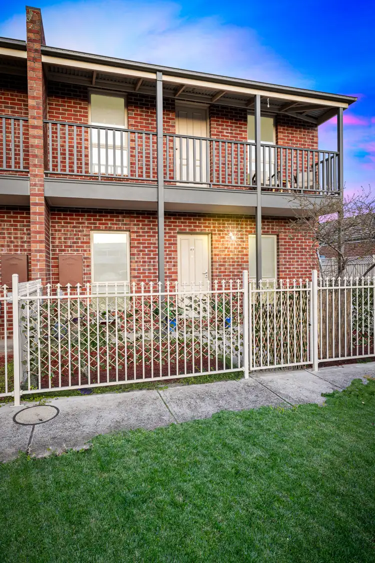 27 Monastery Drive, Wendouree VIC 3355