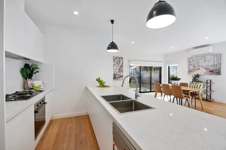 Third view of Homely house listing, 2/5 Hamilton Close, Kilsyth VIC 3137