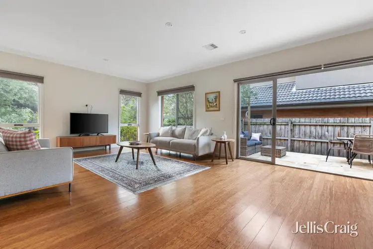 2/15 Cecil Street, Eltham VIC 3095