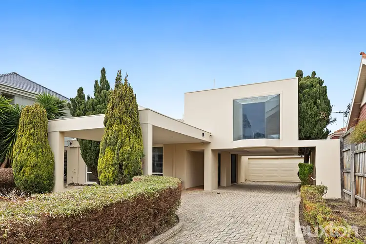 8 Wallace Grove, Brighton VIC 3186