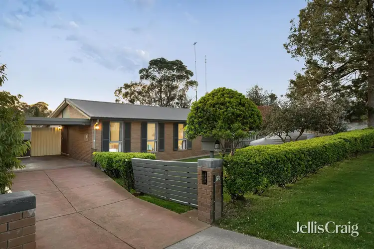16 Bruce Street