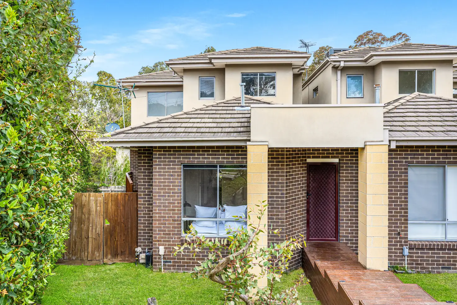Main view of Homely townhouse listing, 2/18 Cabena Crescent, Chadstone VIC 3148