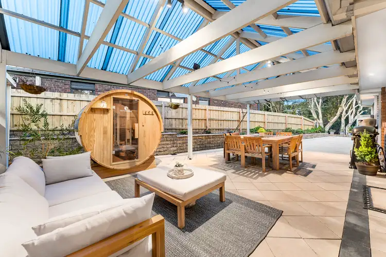 16 Heysen Grove, Doncaster East VIC 3109