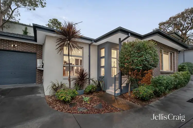 2/6 Graeme Avenue, Montmorency VIC 3094