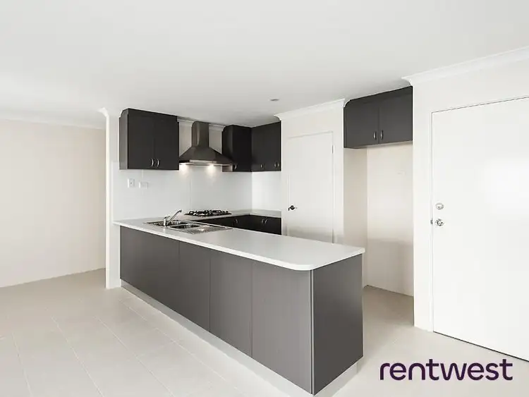 16 Dutton Gardens, South Yunderup WA 6208