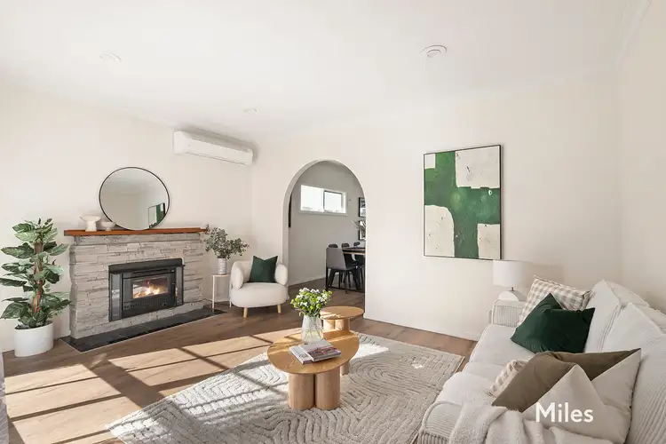 Second view of Homely house listing, 8 Lewellin Grove, Rosanna VIC 3084